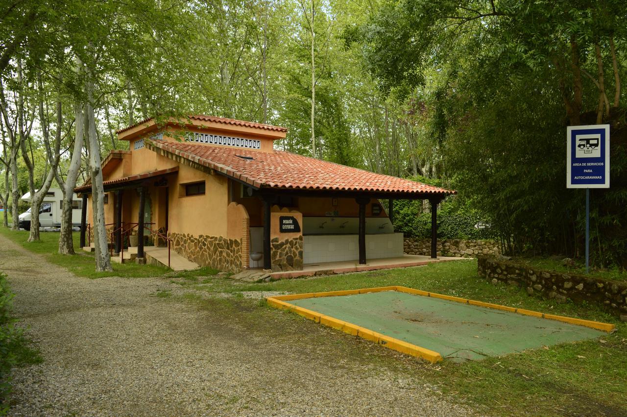 Camping El Pinajarro Hervás Eksteriør billede